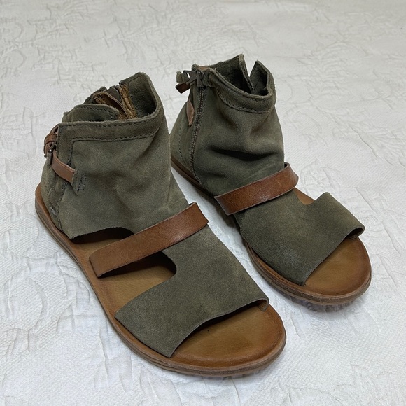 Miz Mooz Finney Gladiator Sandals Flats Shoes Green Suede Leather 40 US 9.5 - Picture 2 of 9